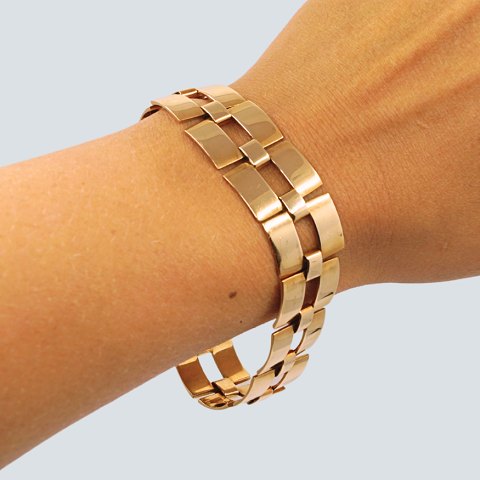Hans Hansen; A bracelet of 14k gold, No. 206
 Hans Hansen; A bracelet of 14k gold, No. 206